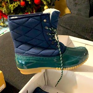 Lace up quilted bootie